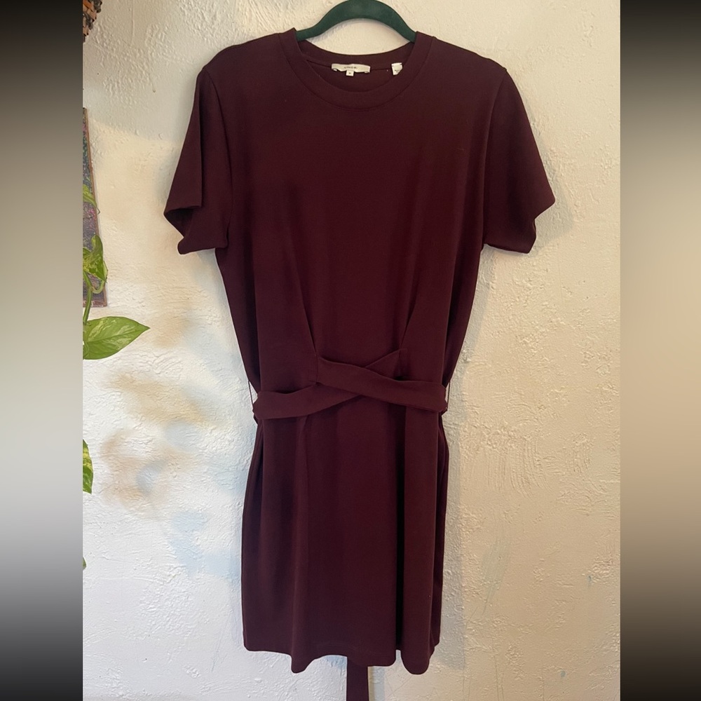 VINCE Tie Waist Short Sleeve Cotton Dress In Oxblood - Picture 2 of 7